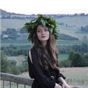 Laureanda impartisce lezioni delle materie in oggetto